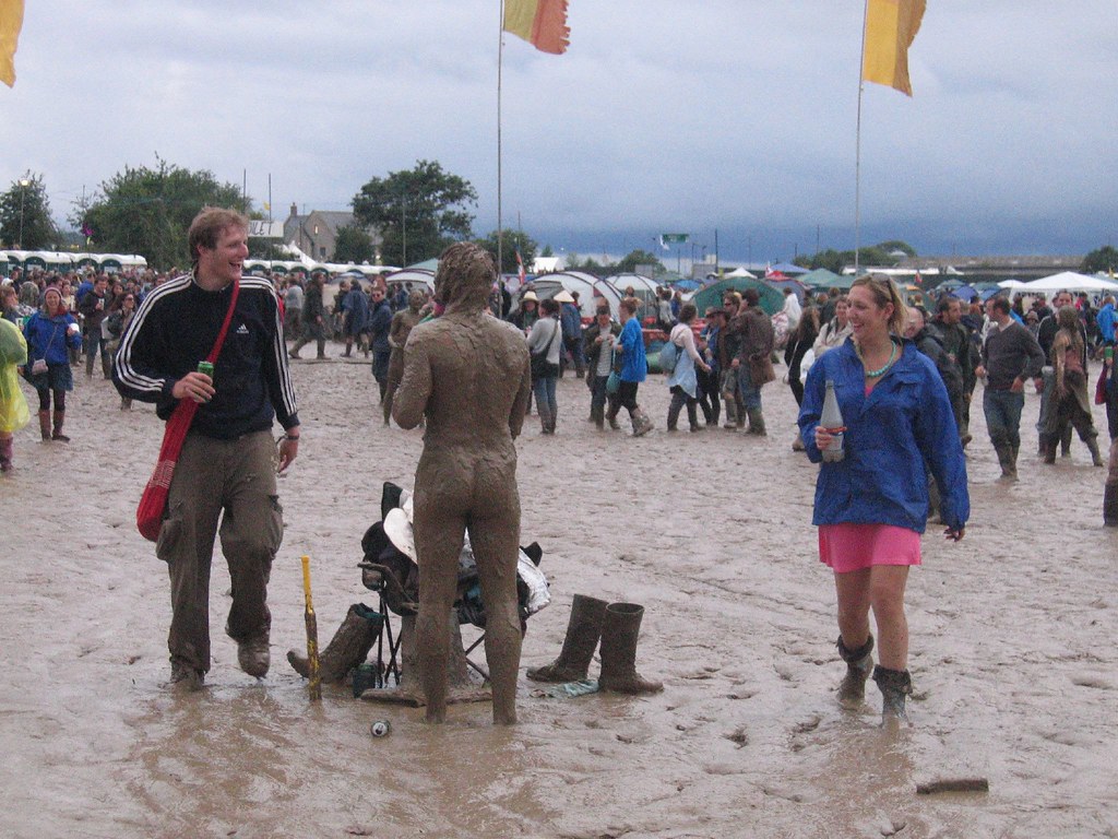 brooke symons add naked mud bath photo