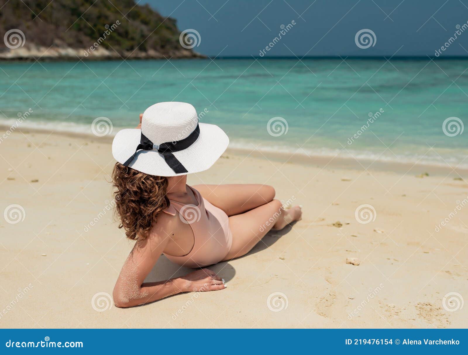 amy anello add female beach nude photo