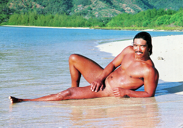 abid omar add nude beach hunter photo