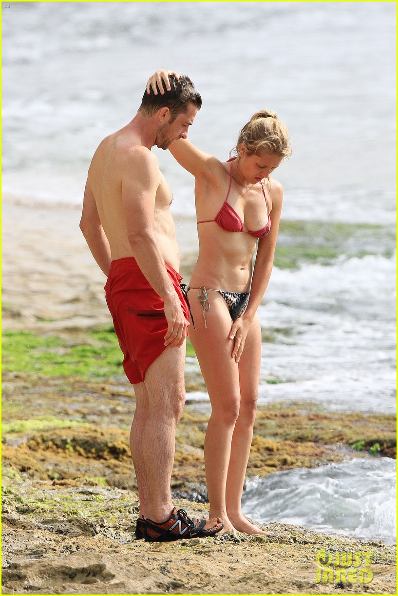 dan e thompson add teresa palmer naked photo