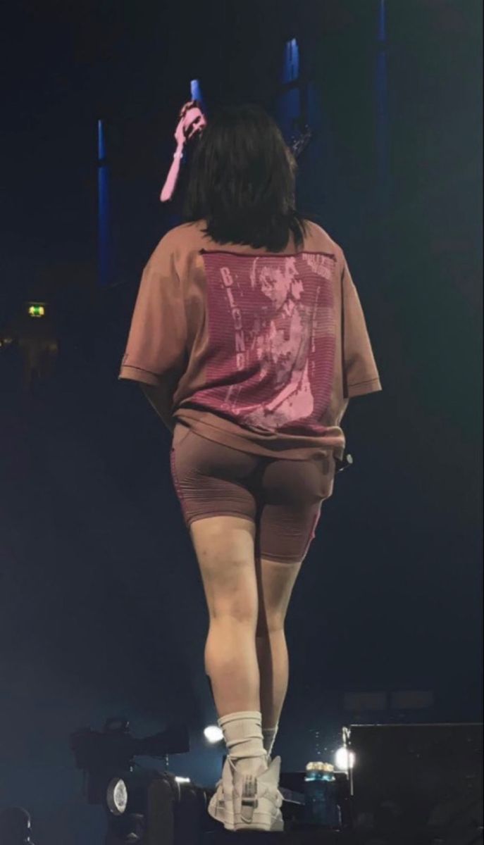 daniel blaquera add billie eilish booty shorts photo