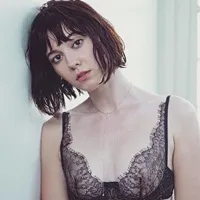 aj braman add mary elizabeth winstead boobs photo