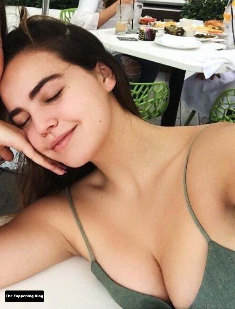 betty rubin add bailee madison nude photo