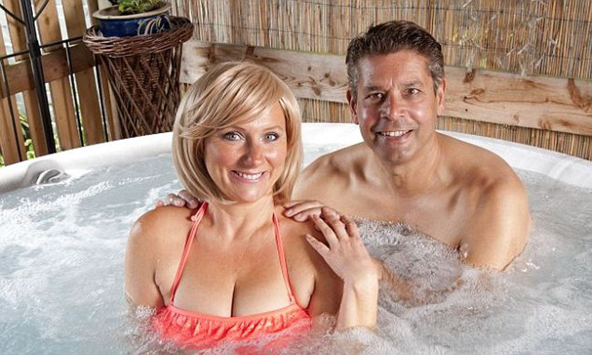 anna samela add hot tub swinger photo